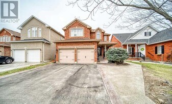 5 Baybrook Rd in Brampton, ON - Building Photo
