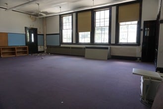 207 Pleasant St in Great Barrington, MA - Foto de edificio - Interior Photo