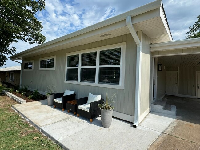 1442 E Broadway St in Cushing, OK - Building Photo - Building Photo