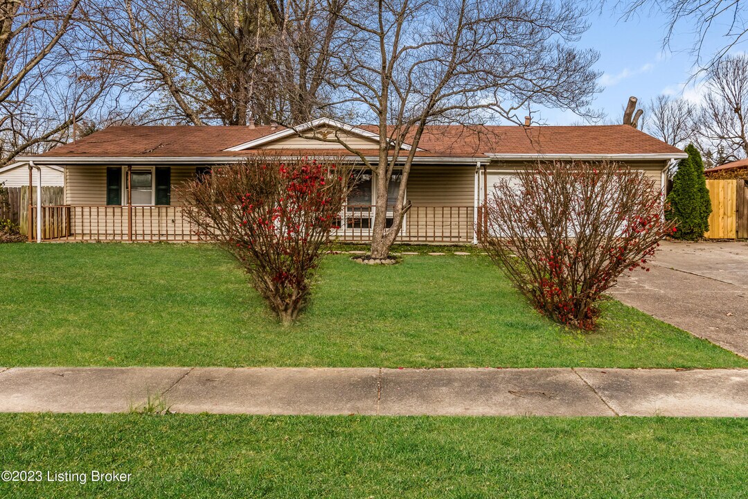 9939 Appollo Ct in Louisville, KY - Building Photo