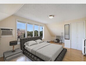 2520 Hennepin Ave, Unit 2 in Minneapolis, MN - Building Photo - Building Photo