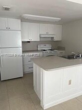 6825 SW 45th Ln in Miami, FL - Building Photo - Building Photo