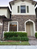 9332 W 33rd Ln in Hialeah, FL - Building Photo