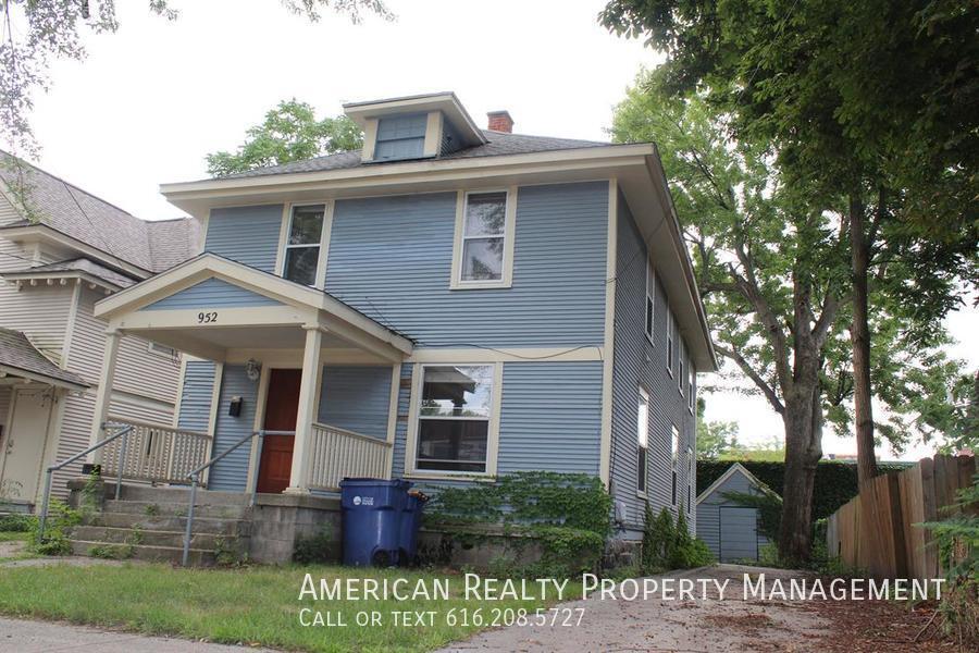 952 Virginia St SE in Grand Rapids, MI - Building Photo