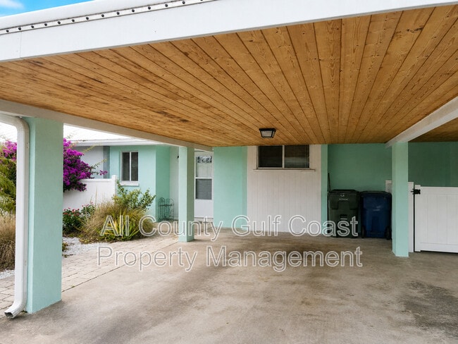 325 Englewood Isles Pkwy in Englewood, FL - Building Photo - Building Photo