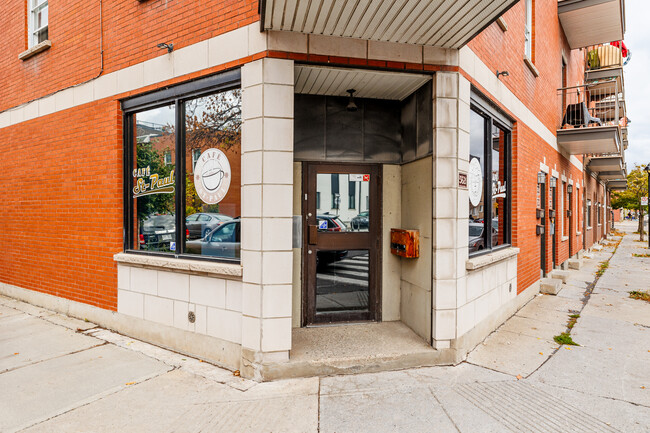 5613 Hadley Rue in Montréal, QC - Building Photo - Building Photo