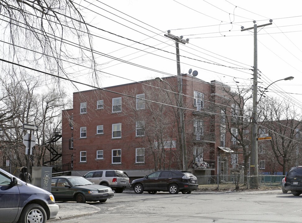 4920 Barclay in Montréal, QC - Building Photo