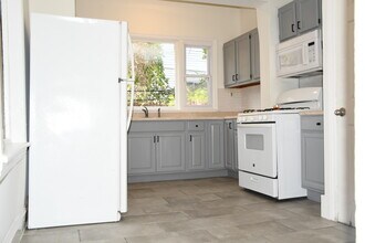 1430 N 58th St in Philadelphia, PA - Building Photo - Building Photo