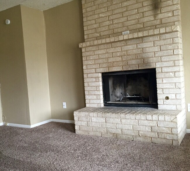 property at 1919 26th St