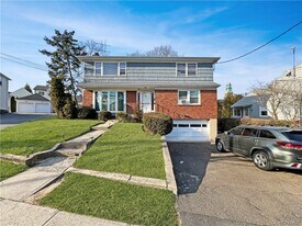202 Park Ave in Harrison, NY - Building Photo