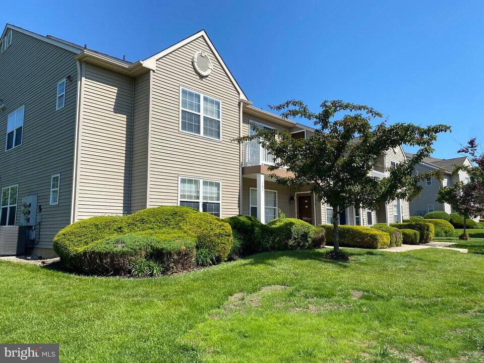 154 Crestmont Dr in Mantua, NJ - Building Photo