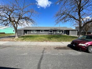 1219 Arlington Dr in Moses Lake, WA - Building Photo - Building Photo