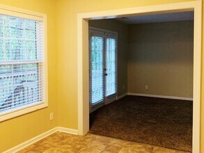 524 Wyndham Dr in Fuquay Varina, NC - Foto de edificio - Building Photo