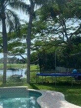 1607 SW 157th Ave in Pembroke Pines, FL - Foto de edificio - Building Photo