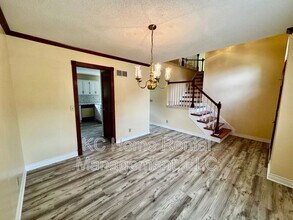 1398 S Brentwood Dr in Olathe, KS - Foto de edificio - Building Photo