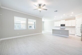 7706 S Shamrock Rd in Tampa, FL - Building Photo - Building Photo