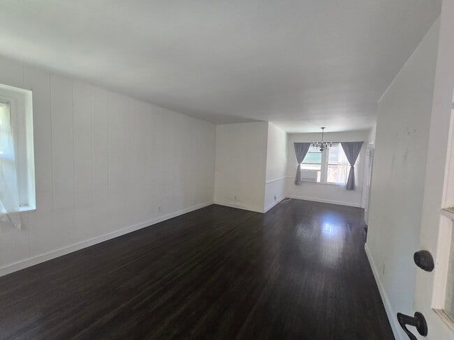 12811 Oxnard St, Unit 3 in North Hollywood, CA - Building Photo - Building Photo