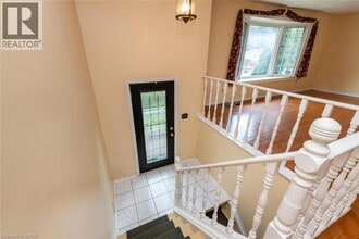 44 Valleyview Dr in Hamilton, ON - Building Photo - Building Photo