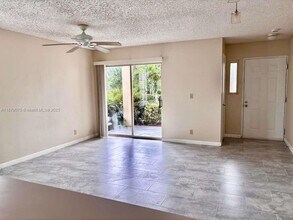 6340 La Costa Dr in Boca Raton, FL - Building Photo - Building Photo