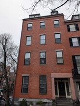 2 Louisburg Sq Unit #4/5 in Boston, MA - Foto de edificio - Building Photo