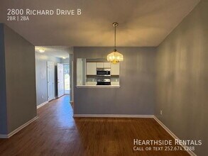 2800 Richard Dr in Greenville, NC - Building Photo - Building Photo