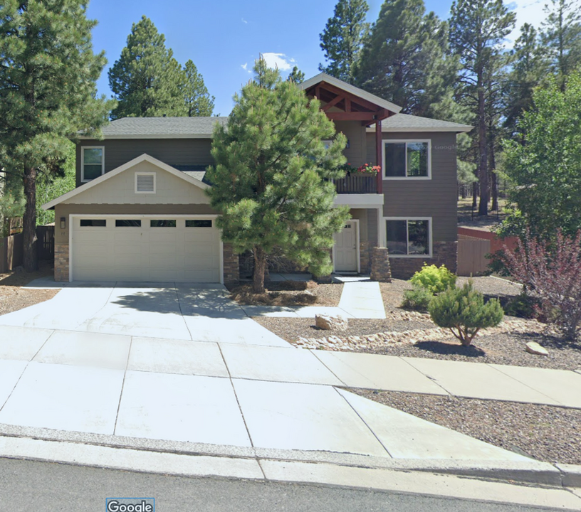 77 W Quartz Rd in Flagstaff, AZ - Building Photo