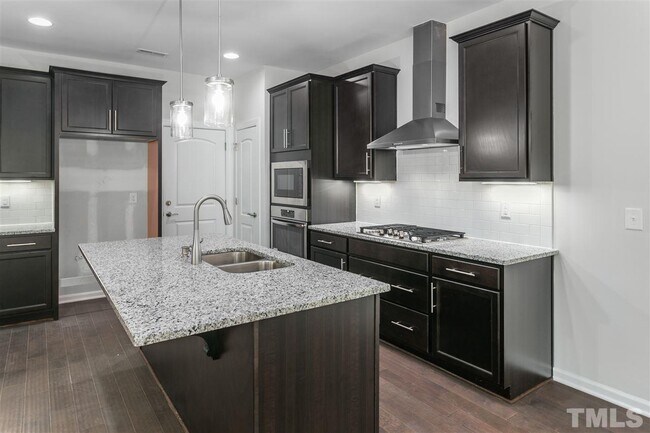 2010 Chipley Dr in Cary, NC - Building Photo - Building Photo