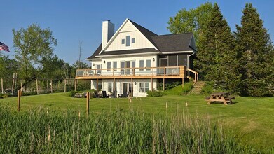 7616 1st St in Onekama, MI - Building Photo - Building Photo