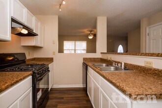 815 Tramore Dr in Stockbridge, GA - Foto de edificio - Building Photo