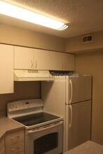 5016 Park Central Dr in Orlando, FL - Building Photo - Building Photo