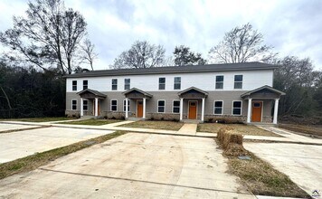 305 N 4th St in Warner Robins, GA - Building Photo - Building Photo