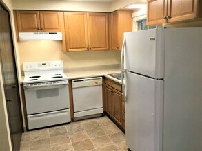 2541-2545-2545 SE 170th Ave in Portland, OR - Building Photo - Building Photo
