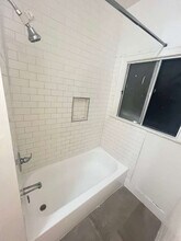 904 S Catalina St in Los Angeles, CA - Foto de edificio - Building Photo