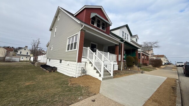 46 Broadway Ave in Irwin, PA - Building Photo - Building Photo