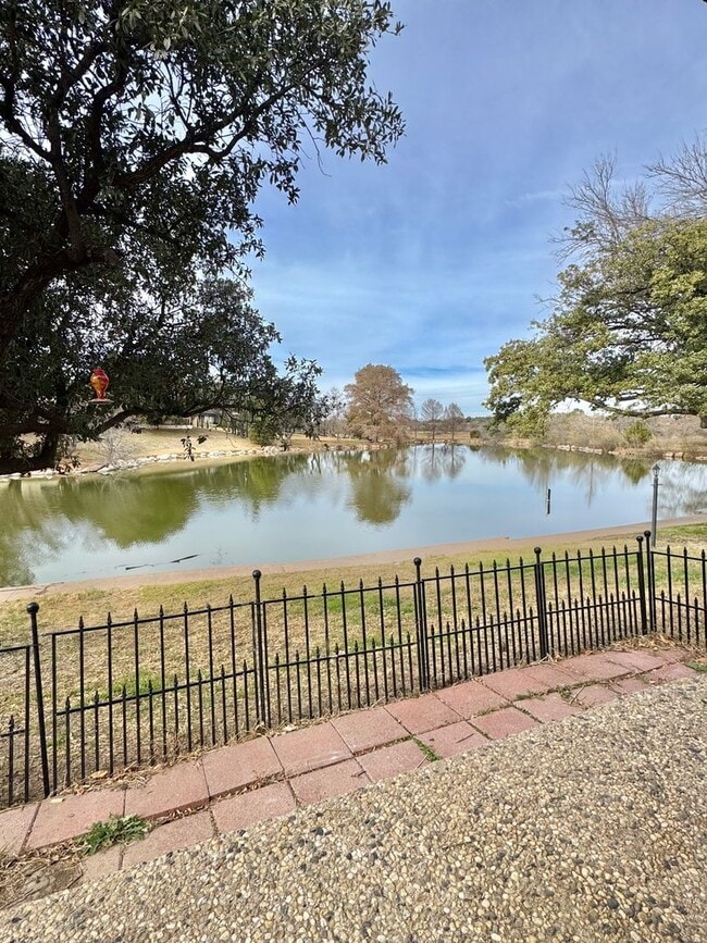 2408 Lindenwood Dr in San Angelo, TX - Foto de edificio - Building Photo