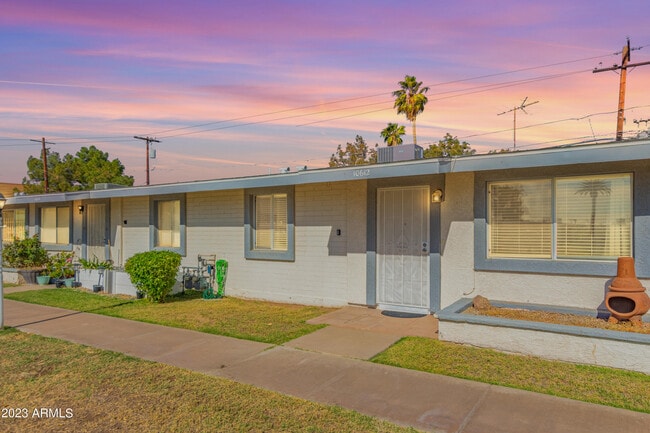 property at 10612 W Oakmont Dr