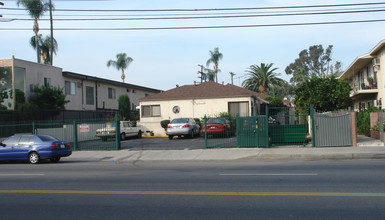 6251-6255 Kester Ave in Van Nuys, CA - Building Photo - Building Photo