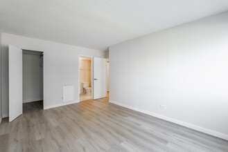 Joie De Vivre Apartments in St. Laurent, QC - Building Photo - Building Photo