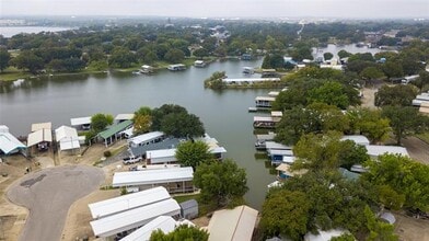 609 Brazos Harbor Cir in Granbury, TX - Building Photo - Building Photo