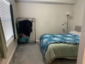 5 Lincoln Ave in Iowa City, IA - Building Photo - Interior Photo
