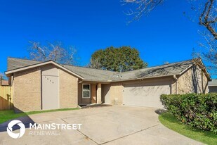 5626 Greenhill Forest Dr in Houston, TX - Building Photo