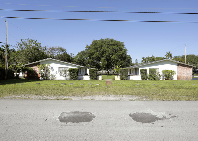 15376-15398 NE 2nd Ave in Miami, FL - Building Photo - Building Photo