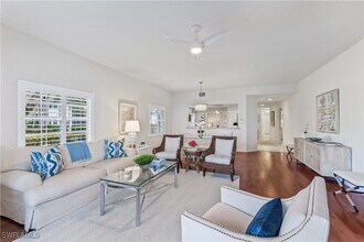 4395 Dover Ct in Naples, FL - Building Photo - Building Photo