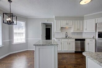 6479 Stone Lake Dr in Bartlett, TN - Building Photo - Building Photo