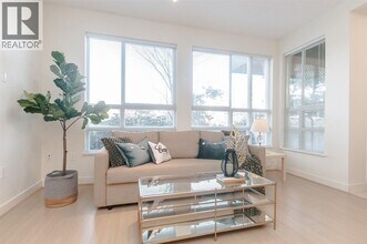 6033 Gray Ave in Vancouver, BC - Building Photo - Building Photo