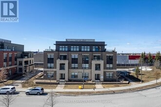 659-659 Sue Holloway Dr in Ottawa, ON - Building Photo - Building Photo