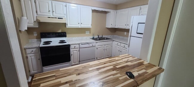 315 Meadow Dr in Elizabeth, CO - Building Photo - Building Photo