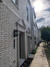 1924 Bel Air Dr in Arlington, TX - Building Photo - Building Photo