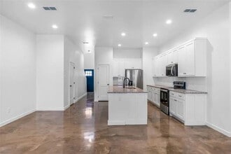 1540 W Long in Stephenville, TX - Building Photo - Building Photo