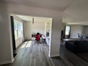 1460 Burgundy Blf Ln in Zebulon, NC - Building Photo - Building Photo